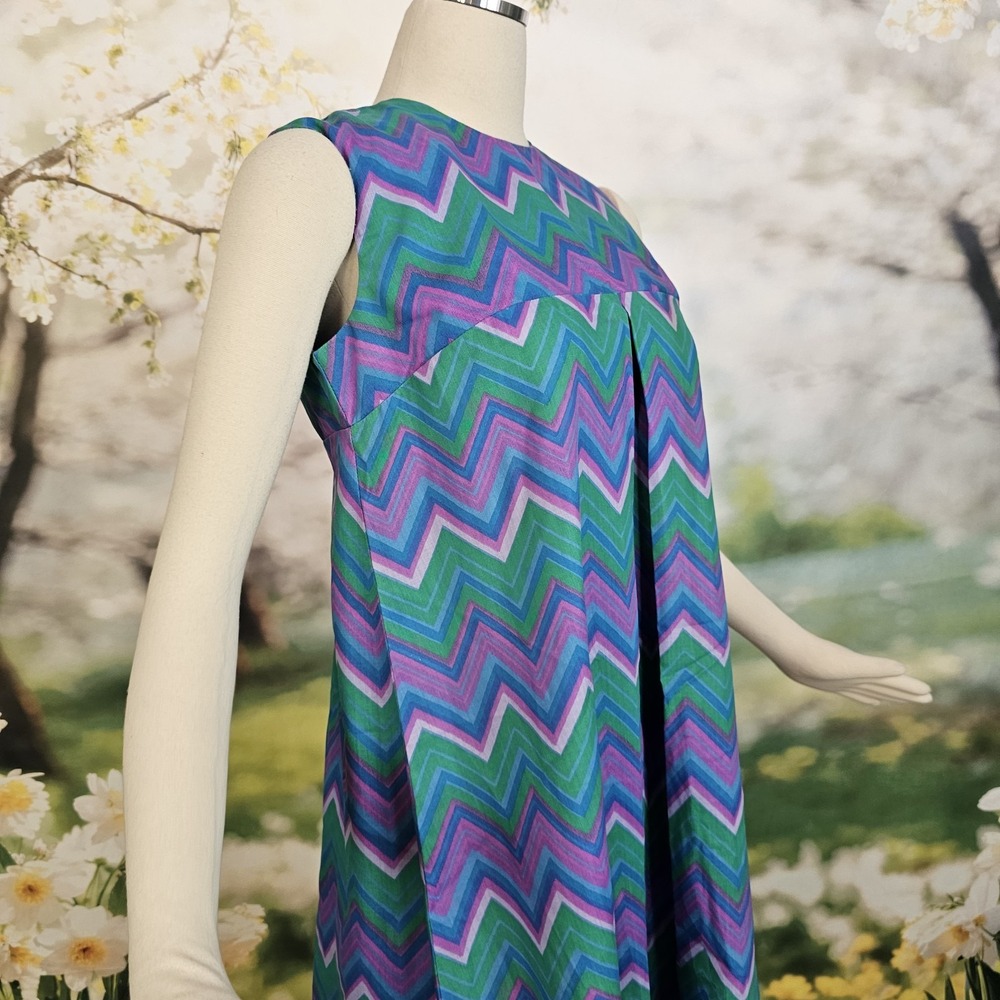 Vintage 1960's Dress Shift Mod Purple Green Zigzag Pattern Sleeveless 60s Groovy - Picture 12 of 15